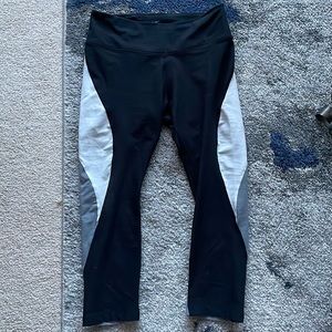 Nike 3/4 length leggings (Medium)